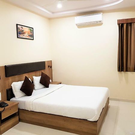 Hexa Royal Elite Hotel Mumbai Exterior photo