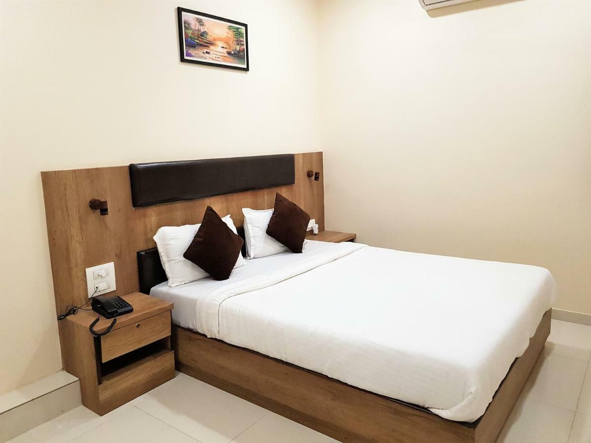 Hexa Royal Elite Hotel Mumbai Exterior photo
